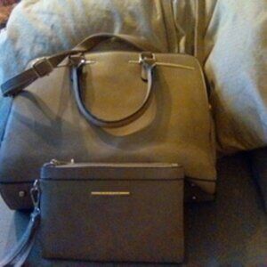 Nwot tan shoulder bag with matching bag